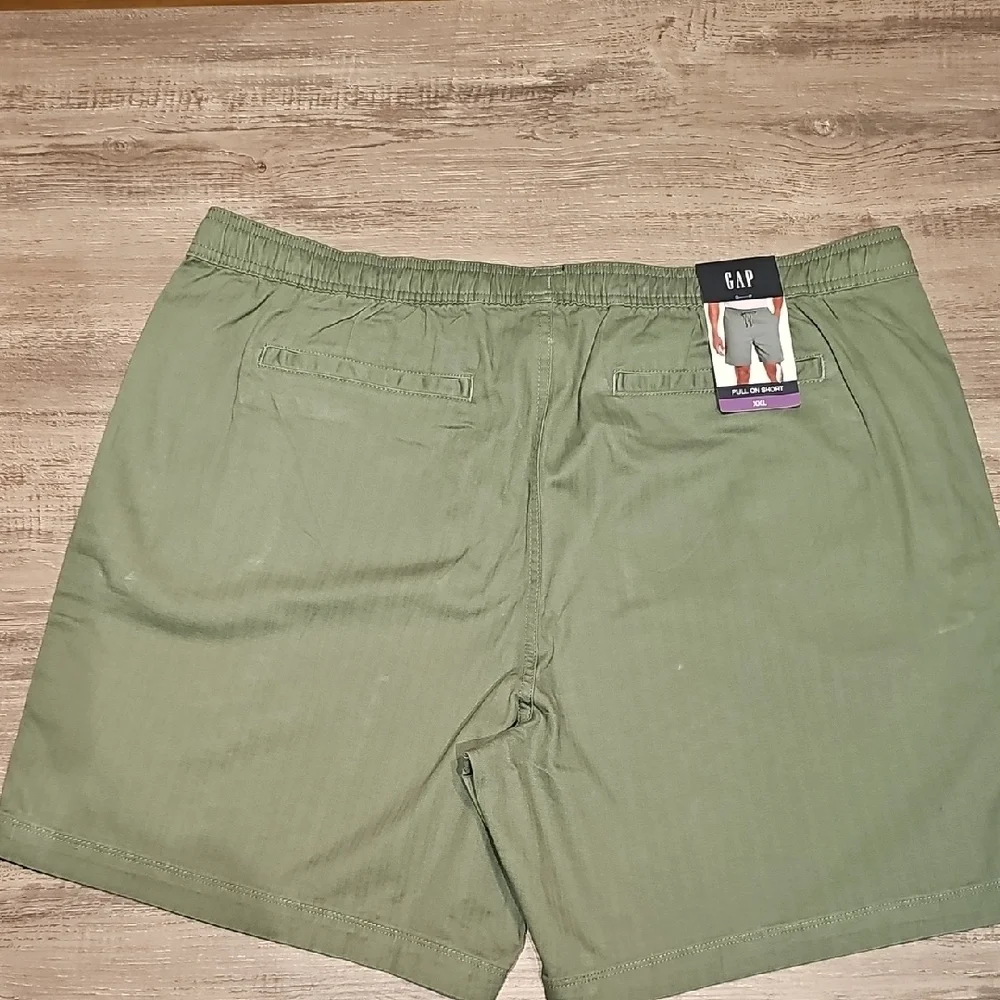 GAP Green Athletic Shorts with Elastic Waistband